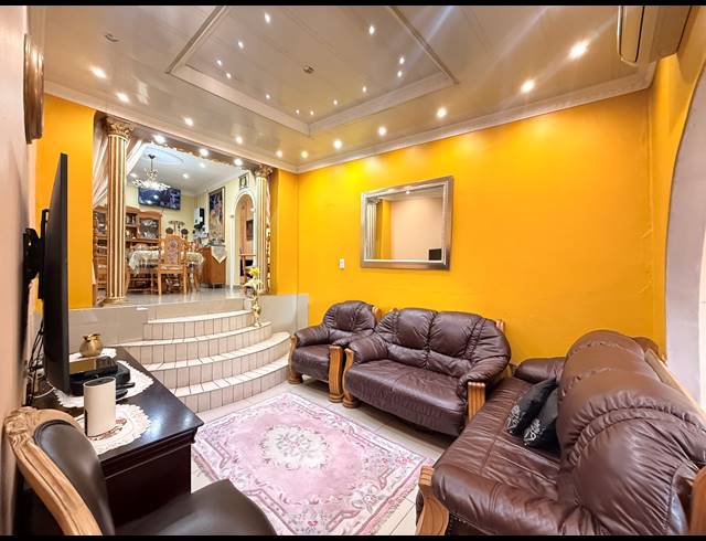4 BEDROOM FREESTANDING FOR SALE IN KHARWASTAN